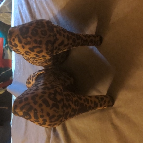 Torrid 9.5WW Cheetah Print Torrid Heals Like New Plus Size Heels - Picture 4 of 12